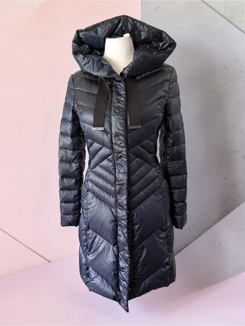 T TAHARI Steel Blue Hooded Puffer Coat Size Small